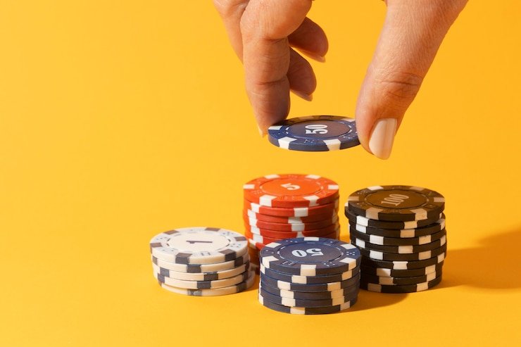 Pengguna menikmati pengalaman hiburan sports dan casino lewat perangkat mobile dengan tampilan optimal